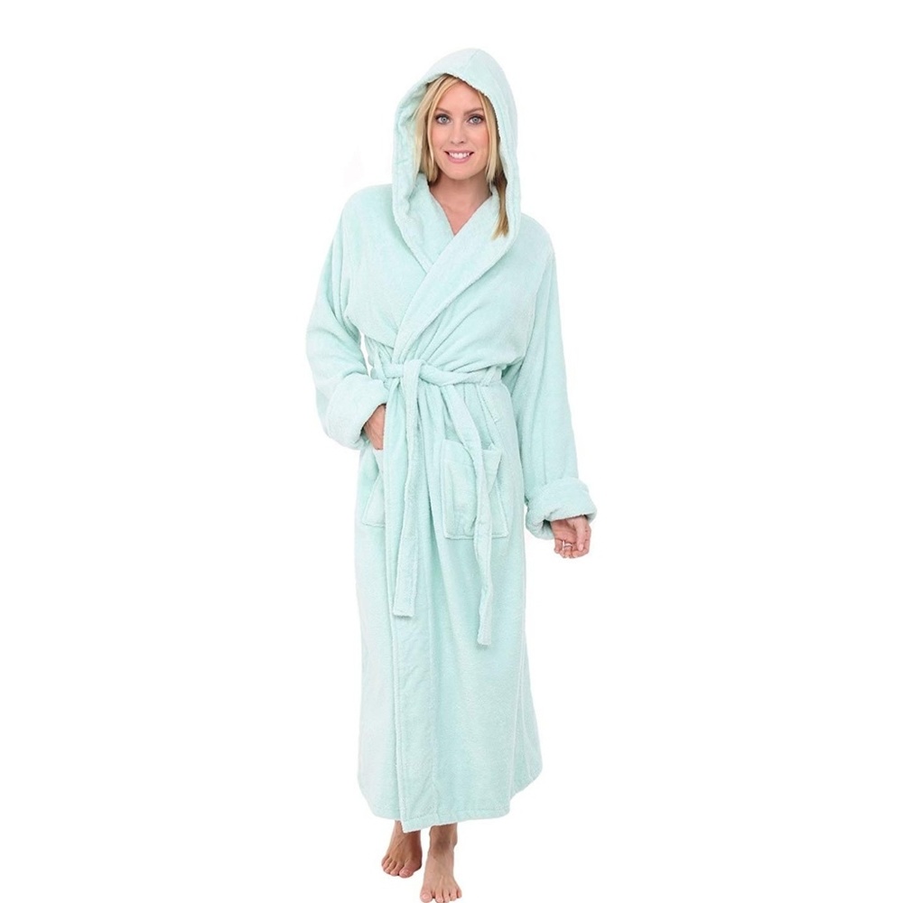 Alexander Del Rossa robe NWT